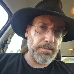 Meet your Posher, Thomas